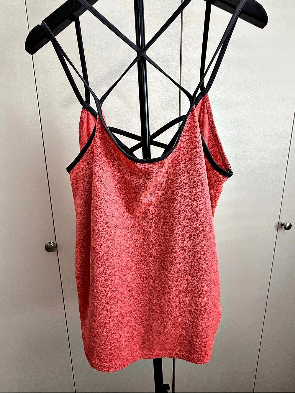 Under Armour HeatGear Athletic Tank Top Pink & Black Large